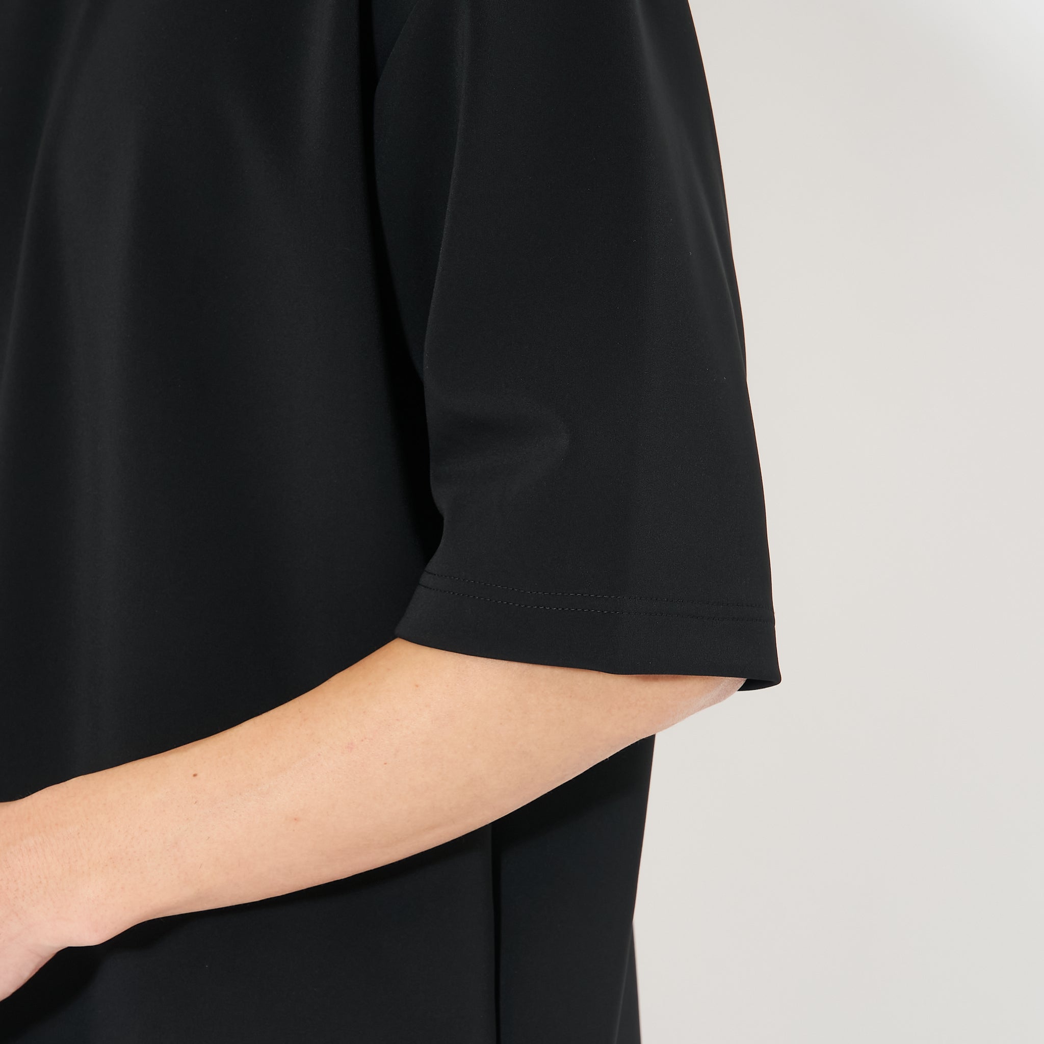 シルエットTシャツ