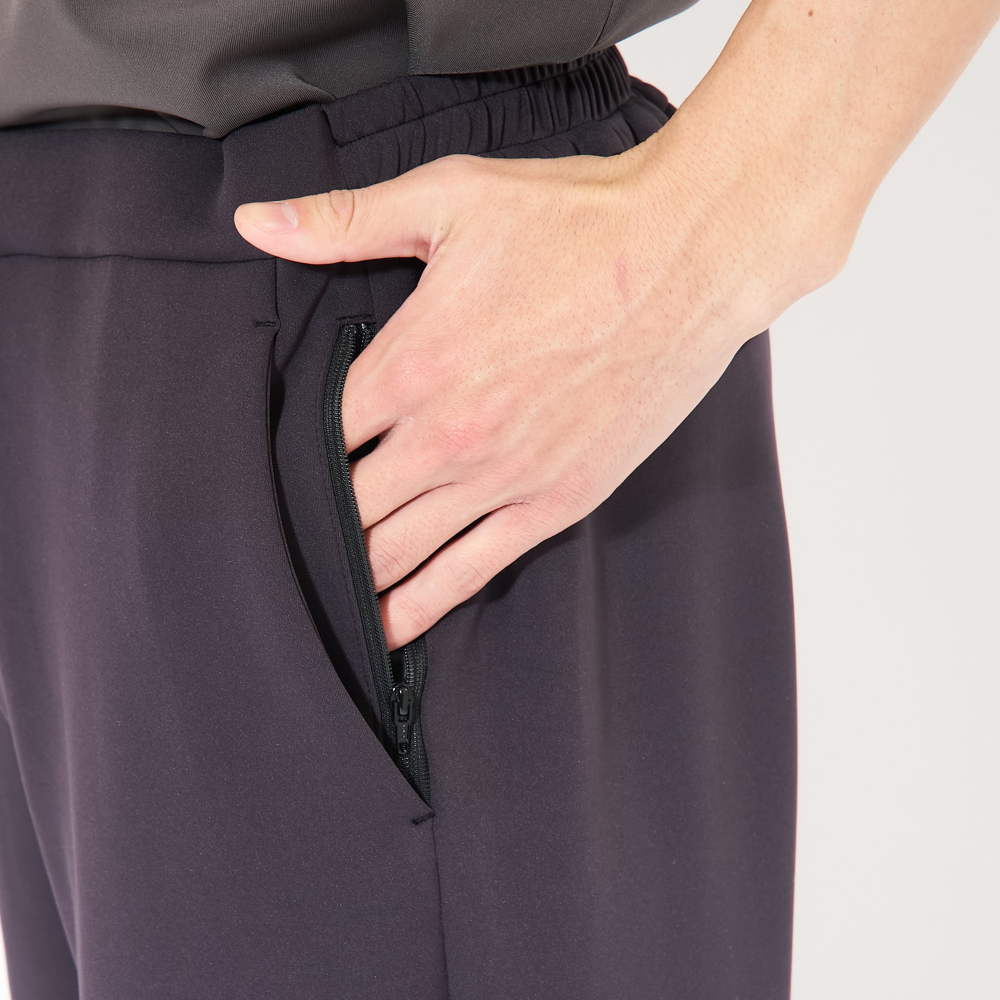 テーパードパンツ（セットアップ可）